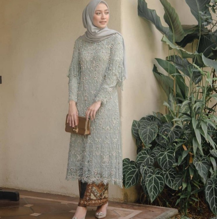  Kebaya  Cantik Desain  Modern Muslimah Cantik
