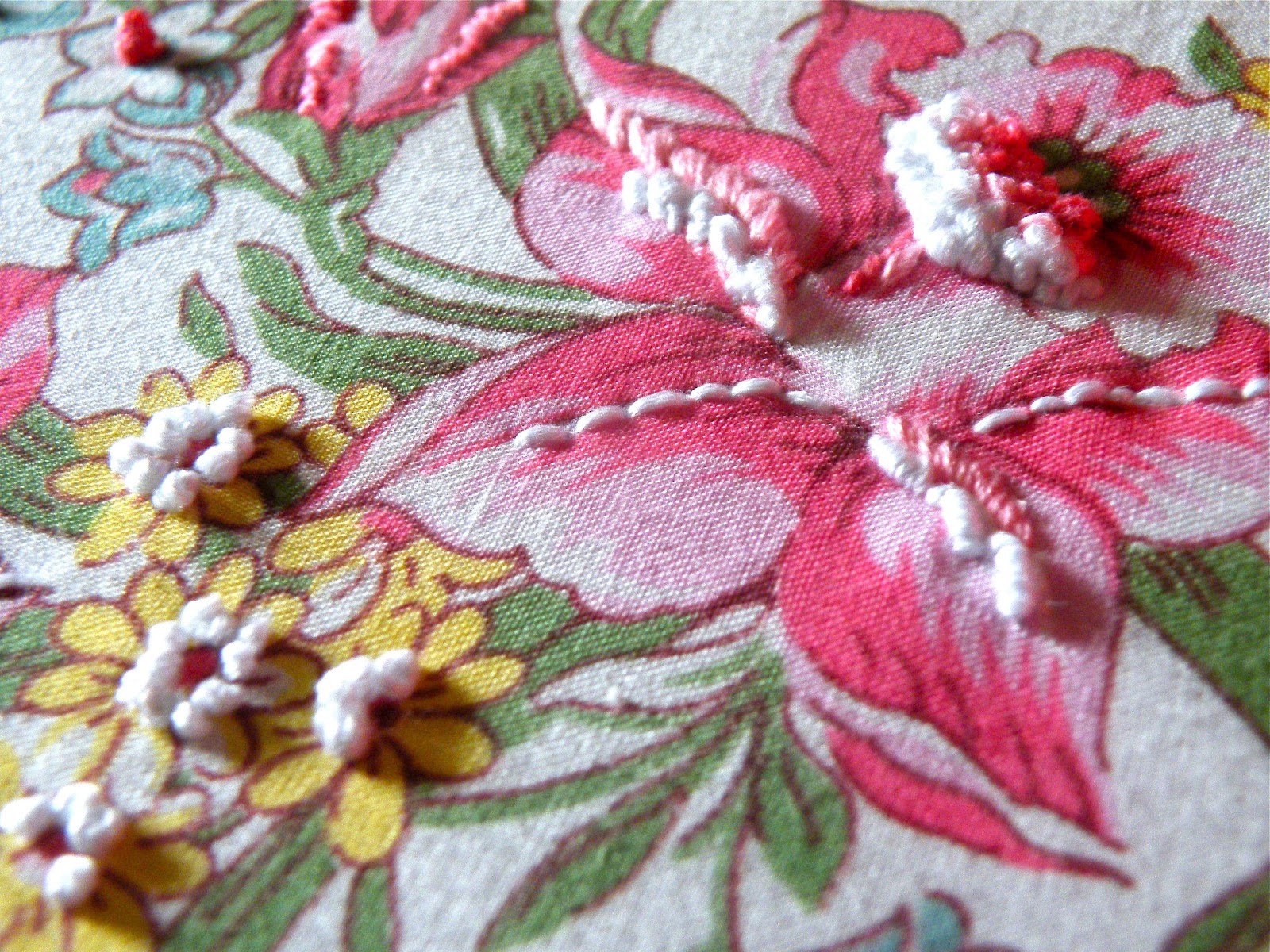 ModernJune Playing around on Pinterest  Embroidery 