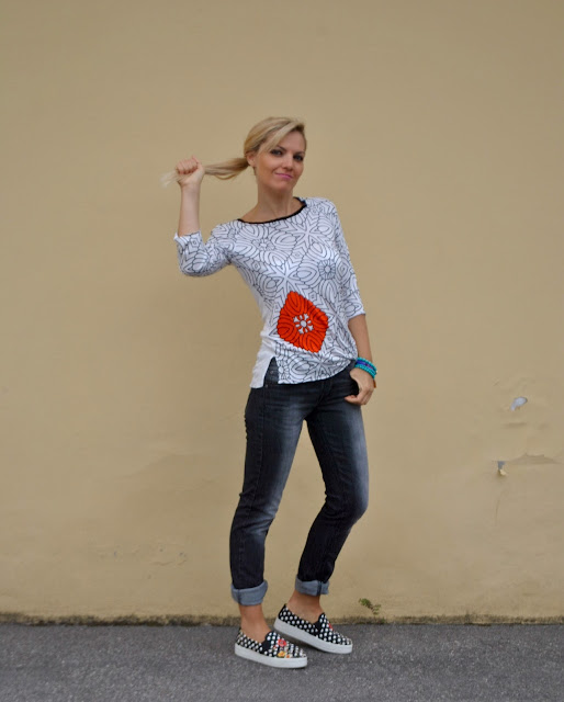 outfit t-shirt stampata felicia magno outfit casual printed t-shirt felicia magno 