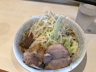 尾山台にあるラーメン屋さん、陸のラーメンです。