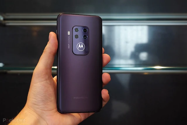 motorola-one-zoom