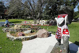 The Griffith Park Bear is adorned with Valentine\