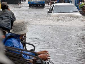 Mobil Anda Aman Lewati Banjir