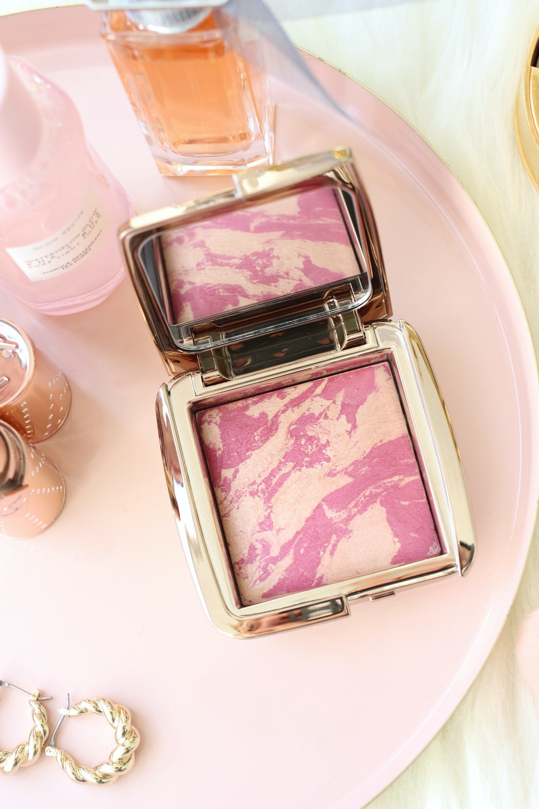 Hourglass Strobe Lighting Blush in Iridescent Flash