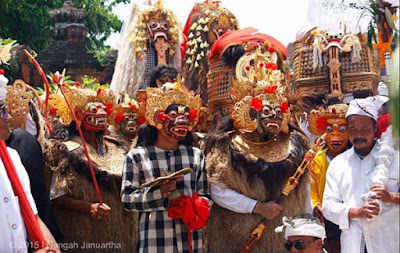 pura pucak padang dawa; pura pucak padang dawa bali; pura luhur pucak padang dawa baturiti tabanan; babad pura pucak padang dawa; odalan di pura pucak padang dawa; musyawarah barong; barong meeting; musyawarah barong di pura pucak padang dawa; dusun bamgli baturiti; pasar baturiti