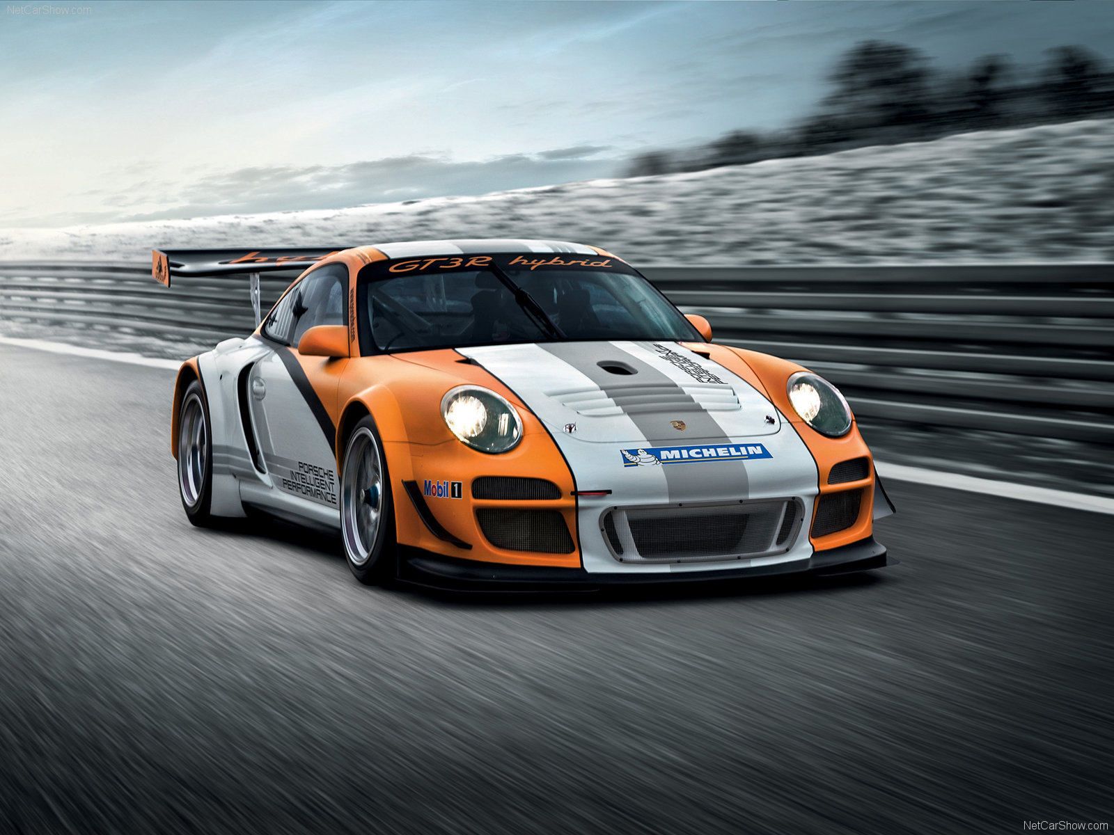 PORSCHE 911 GT3 R HYBRID WALLPAPER : Free Car Wallpaper 4U