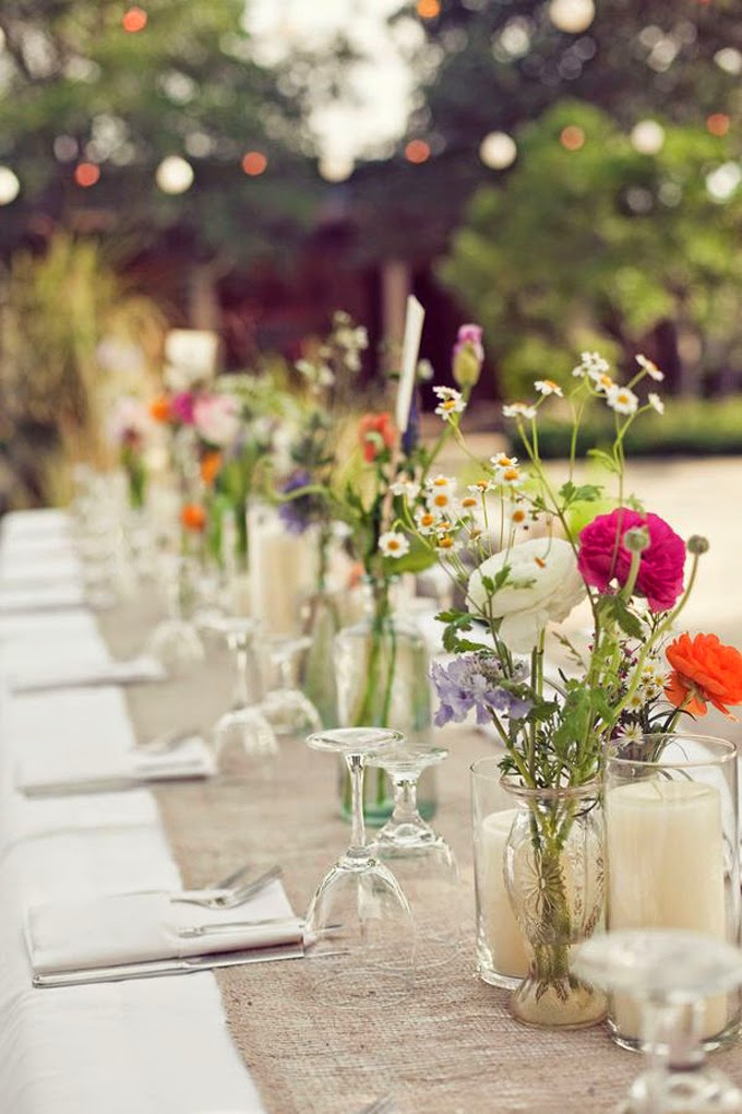 10 Country Chic & Rustic Wedding Tablescapes