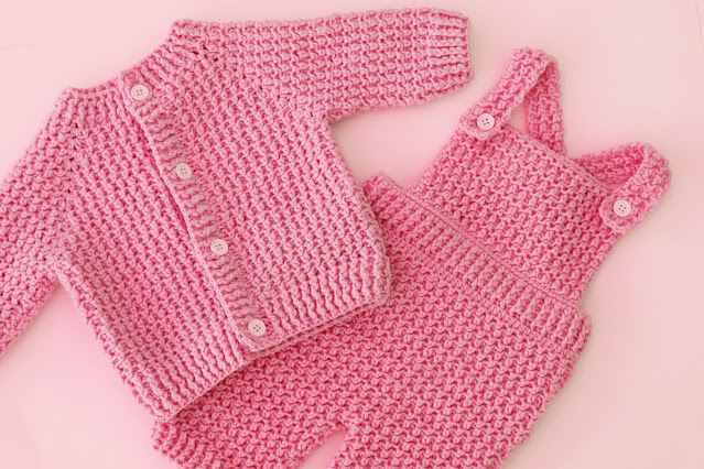 3 Crochet Imagaen Pantalón peto a conjunto con chaqueta a crochet y ganchillo por Majovel Crochet bareta ganchillo doble crochet DIY Fácil sencillo