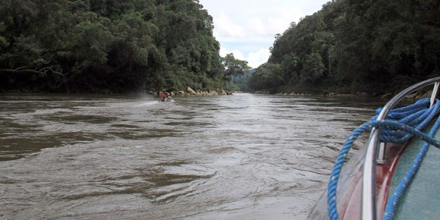 Bertaruh Nyawa ke Long Apari, Kampung di Ujung Kalimantan Timur