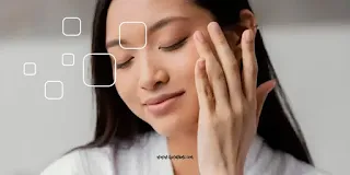 Mengaplikasikan skin care