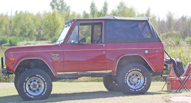 Picnic in vintage Bronco-Bargain Decorating with Laurie