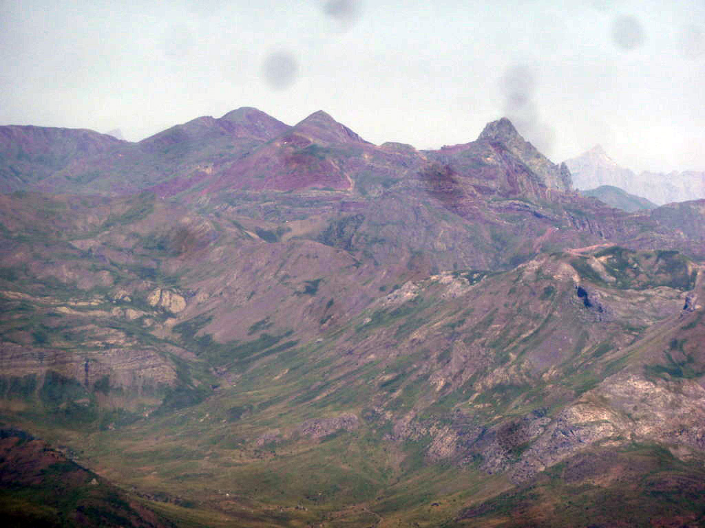 PEÑA ROYA (2.578m) y PEÑA BLANCA, 2.555m (El parapente de Te P1250301%20%28FILEminimizer%29