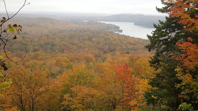 Point de vue lors de la montée du mont Chauve