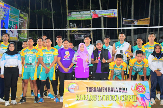 Fadia Arafiq Dorong Prestasi Atlet Bola Voli di Kecamatan Talun