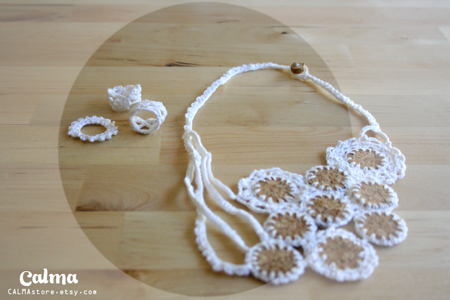 Crochet necklace white lace and cork  and Rings by CALMAstore
