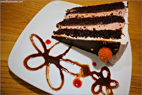 Raspberry Chocolate Cake de Pastiche en Providence