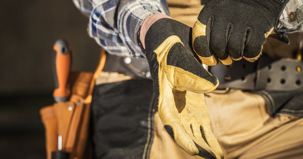 Features To Look For When Buying Safety Gloves