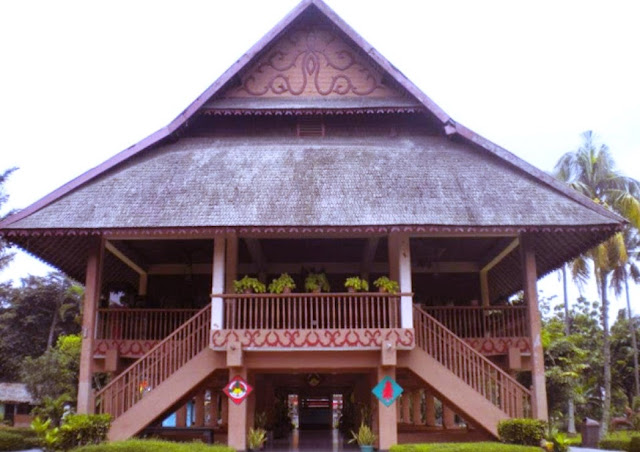 Ini Dia 2  Rumah Adat Di Sulawesi Utara  