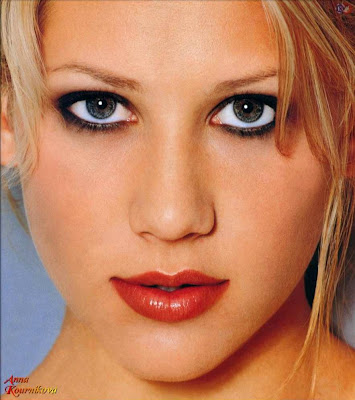 Anna Kournikova Dazzling Face photo