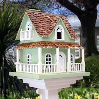 Hobbitt Bird House