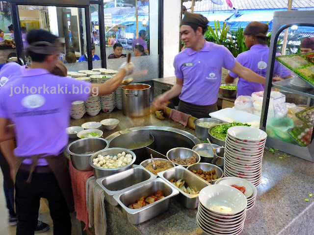 Boat-Noodle-Victory-Monument-Kuay-Tiew-Reau-ก๋วยเตี๋ยวเรือ