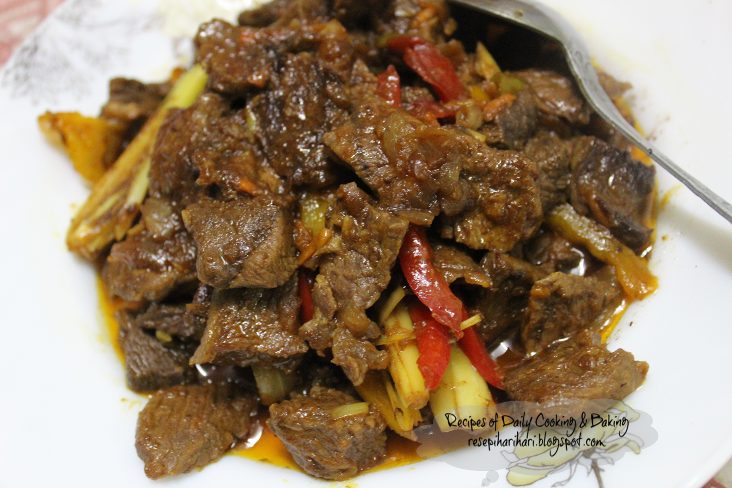 Recipes of Daily Cooking and Baking : Daging Goreng Serai