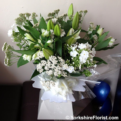 Gift Boxed White Summer Flower Bouquet