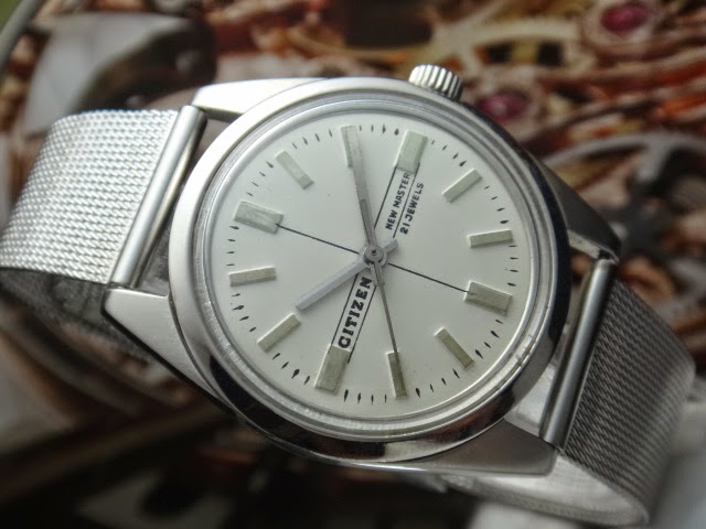 ... Steel Case with dimension 35mm w/o crown, 42mm from lug to lug