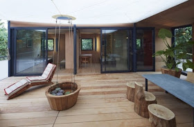 04-Architecture-Tiny-Beach-House-by-Charlotte-Perriand-and-Louis-Vuitton-www-designstack-co