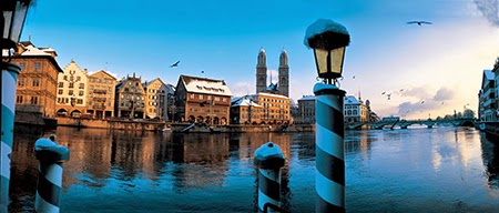 Mùa đông trắng ở thành phố cổ kính Zurich