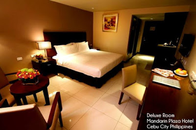 Deluxe Room of Mandarin Plaza Hotel