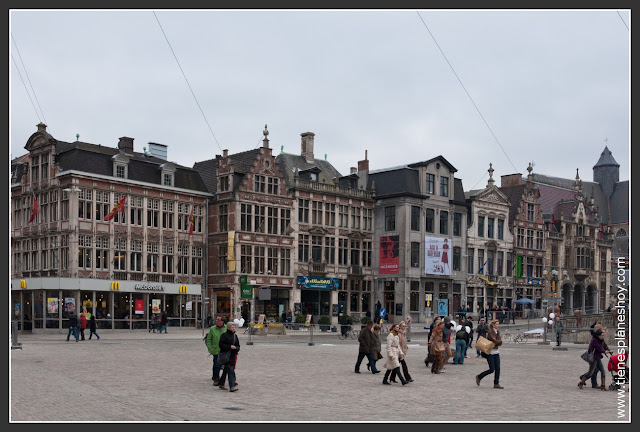 Plaza Korenmarkt Gante