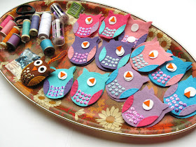 http://bugsandfishes.blogspot.co.uk/2013/04/making-lots-of-felt-owls.html