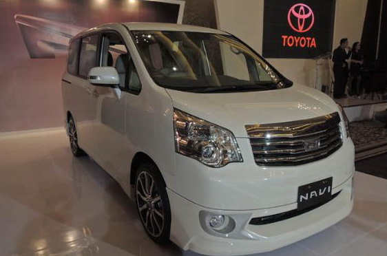 Jual Mobil Bekas Second Murah Eksterior Toyota Nav1