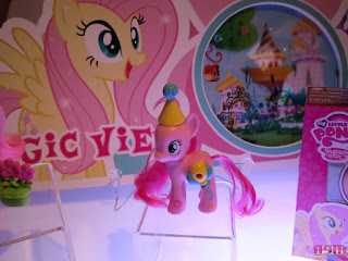 MLP Explore Equestria Magical Scene Brushables at NY Toy Fair 2016