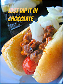 Coney Island Chili Dog Crock Pot Recipe, It's Tailgate season and this is a classic. Even better when the delicious Chili sauce cooks in a crock pot giving you more time to enjoy the games! #coneydog #chilidog #gamedayfood