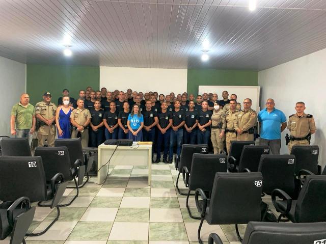9° Batalhão da PM recebe visita da representante da Fundação Pró-Tocantins em Araguatins