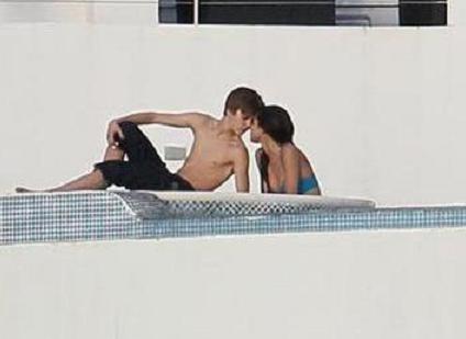 pics of justin bieber and selena gomez. justin bieber y selena gomez