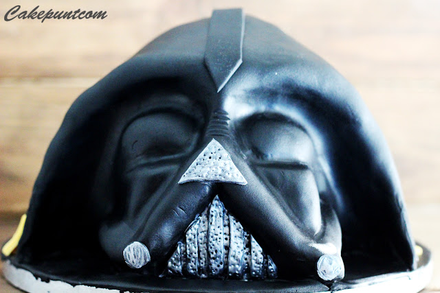 DARHT VADER CAKE