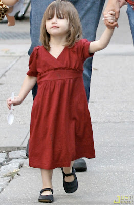 suri cruise red