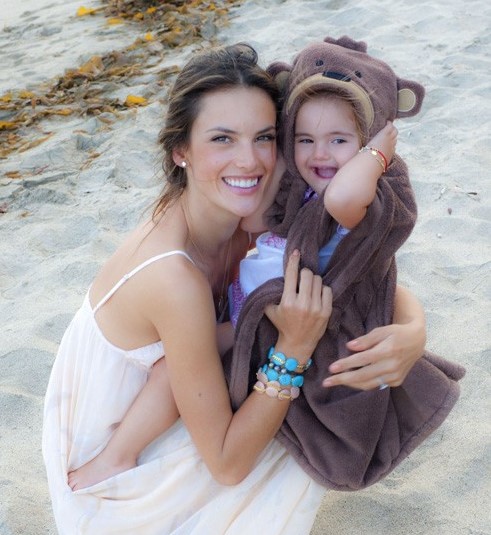 alessandra ambrosio husband jamie mazur. Alessandra Ambrosio with