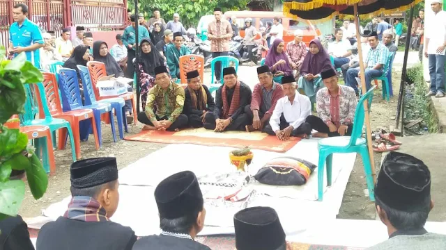 Irwan Basir Datuk Rajo Alam Lepas Jenazah Sopiati