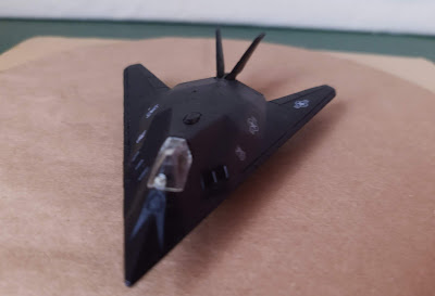 Miniatura de metal Maisto de avião preto F117-A nighthawk , sem pedestal R$ 15,00