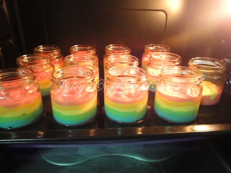 JUICY CAFE: RAINBOW CAKE IN JAR