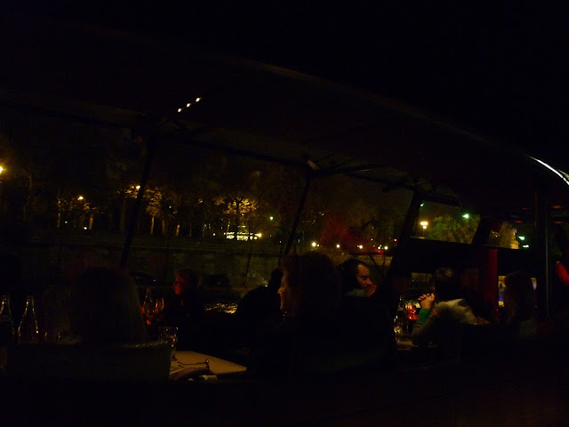 diner croisiere sur la seine avec les bateaux parisiens