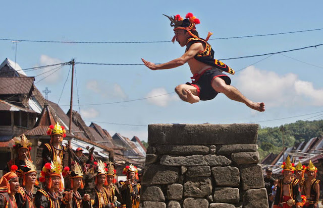 Lompat batu nias selatan