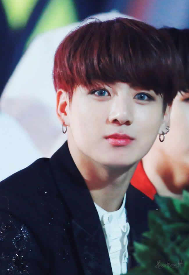 Asombroso color de ojos de Jungkook de BTS impresiona al 