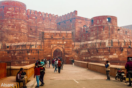  رحلتي الى القلعة الحمراء في اقرا الهند    My trip to Agra Fort in India