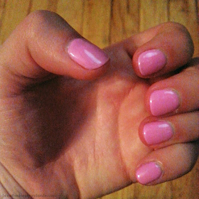 bubblegum-pink-gel-manicure