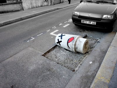 Creative Street Art by French Artist OakOak Seen On www.coolpicturegallery.us